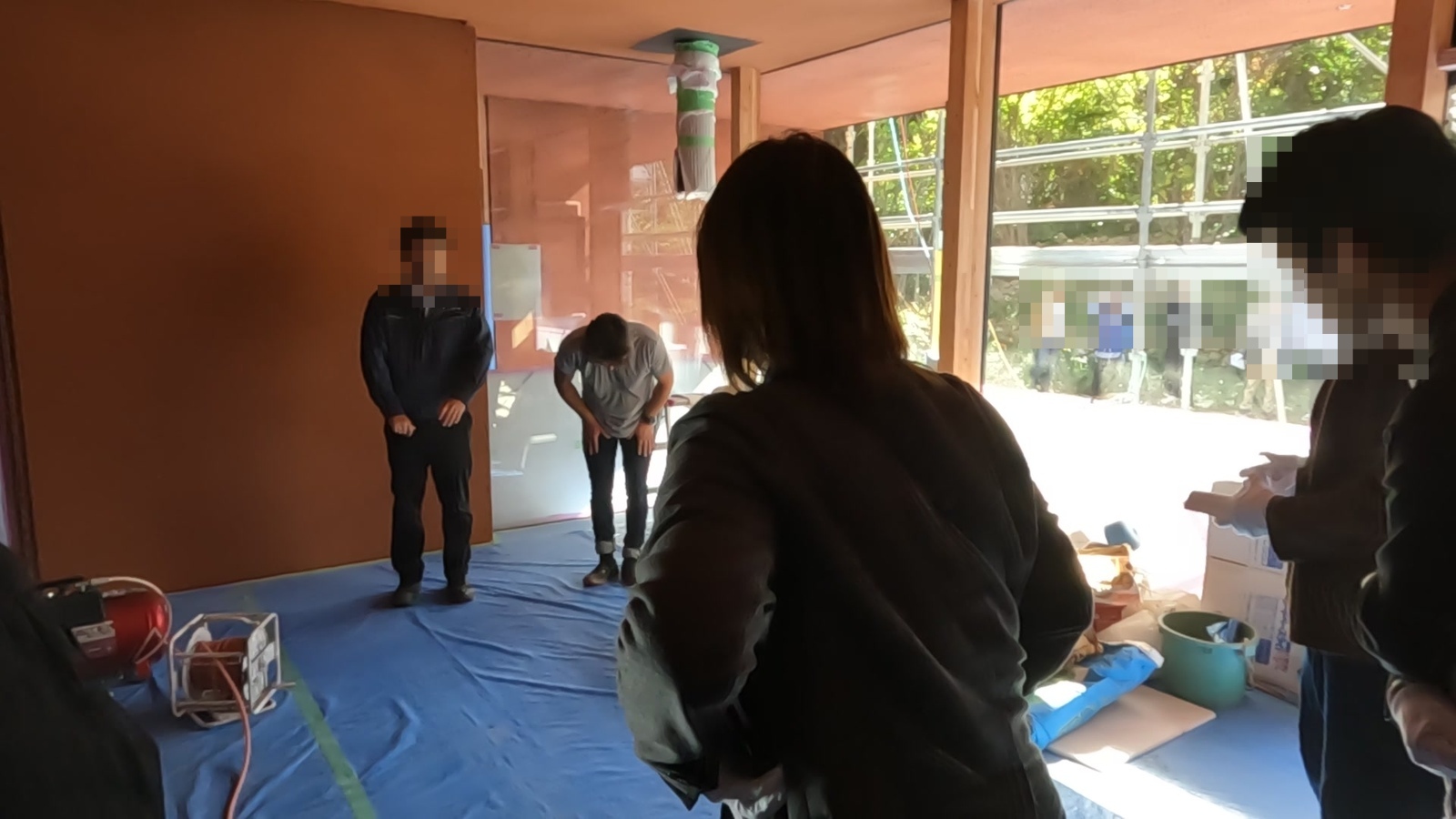 C｜敷地の土で塗った土壁の家（施工中）